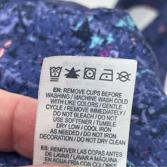 Reebok Woman’s Renew Long lined printed Sport Bra Removable Cups Blue Large - Picture 7 of 7